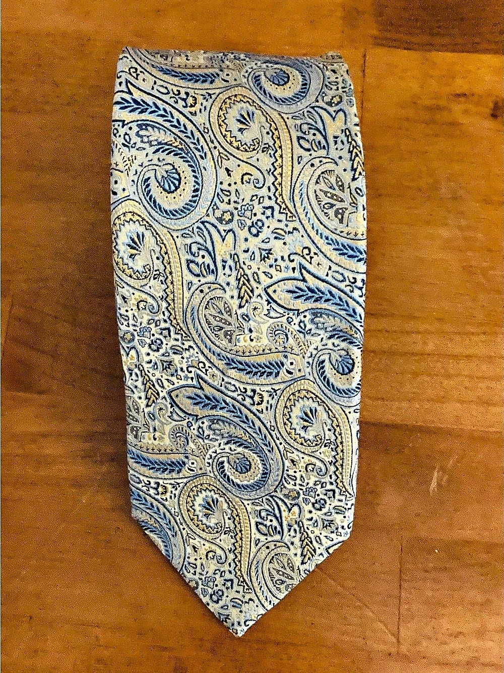 Chaps Men's Paisley Silk Tie in Blue & Cream Like New 60x3 Inches/ UNUSED.